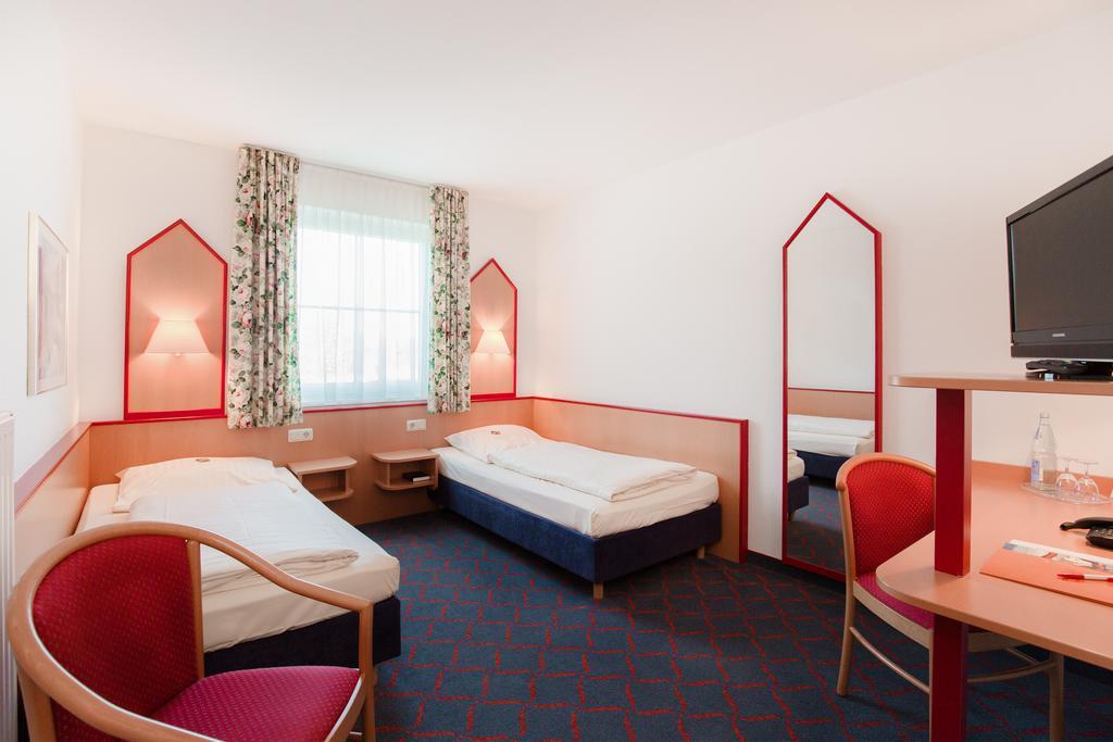 Hotel Montana Lauenau Екстер'єр фото