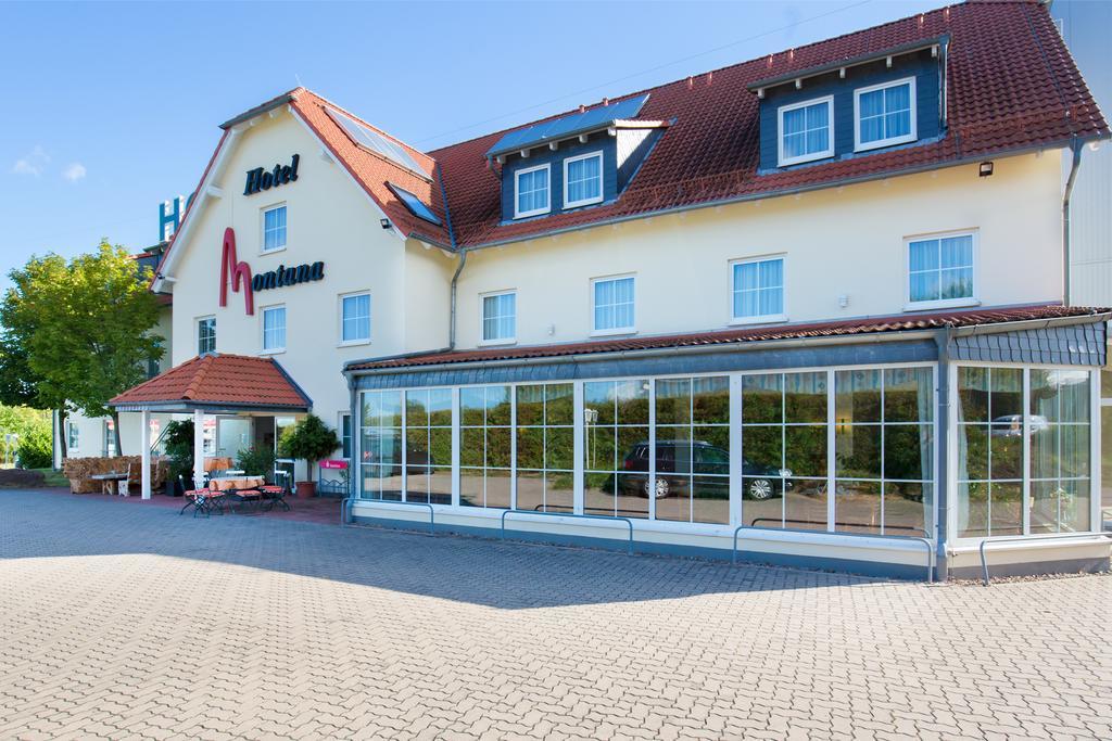 Hotel Montana Lauenau Екстер'єр фото