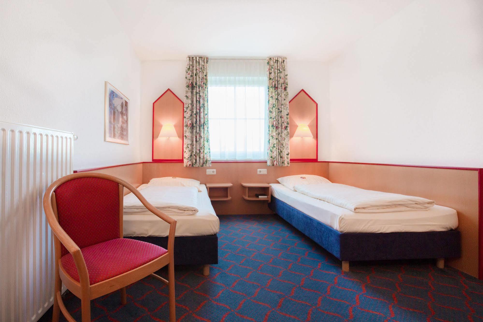 Hotel Montana Lauenau Екстер'єр фото