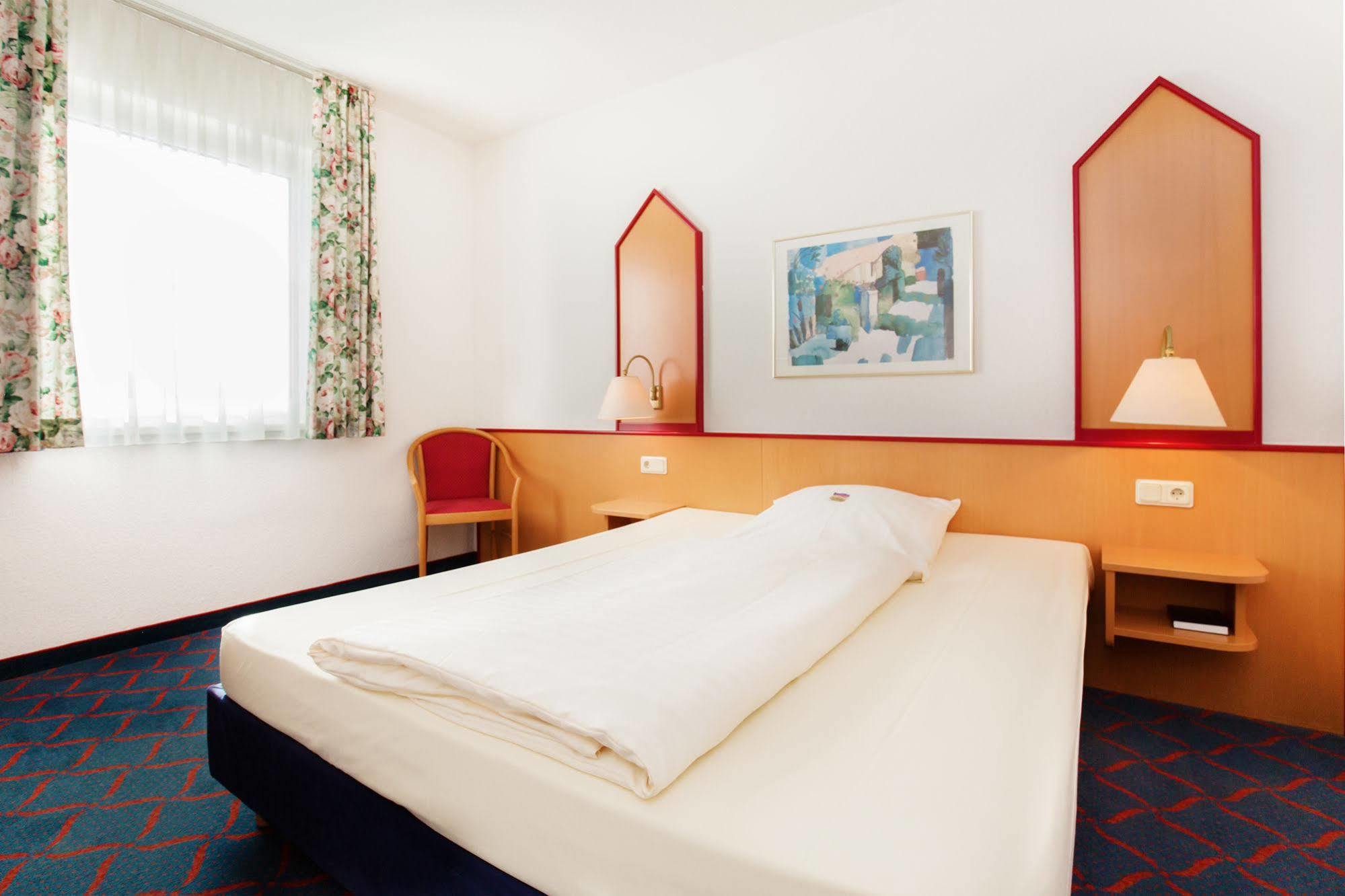 Hotel Montana Lauenau Екстер'єр фото