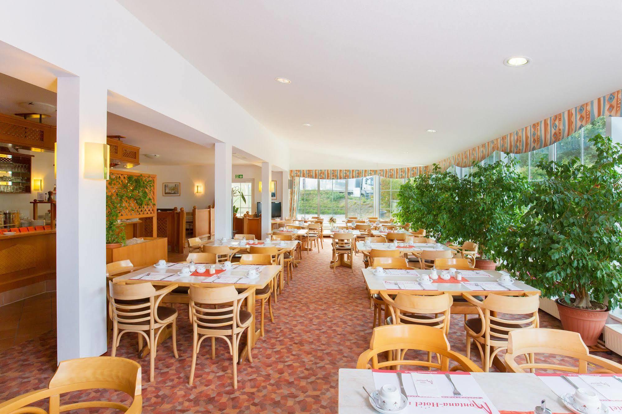 Hotel Montana Lauenau Екстер'єр фото
